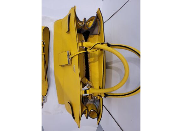 Image Sac à main GUESS Porté main Polyuréthane Jaune moutarde
