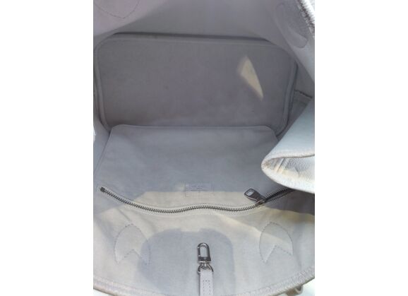 Image Sac à main LOUIS VUITTON Neverfull Porté épaule Cuir de vachette Brume ( gris très clair)