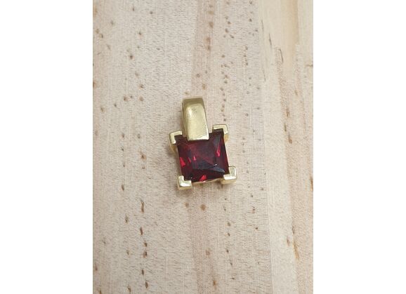 Image Pendentif Or jaune Pierre rouge Pierre rouge