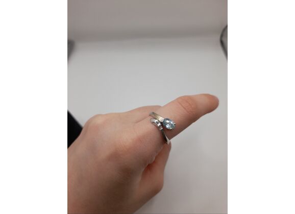 Image Bague Or blanc Pierre bleue