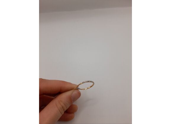 Image Bague Or jaune Oxydes de zirconium