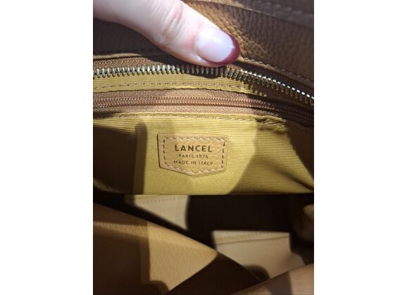 Image Sac à main LANCEL Jour Porté croisé Cuir grainé Camel