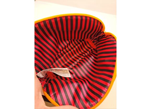 Image Portefeuille GUESS Orange fluo
