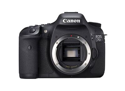 Image Appareils photos numériques CANON EOS 7D + EF-S 18-135 IS CB Noir Noir