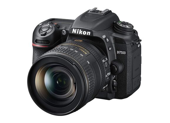 Image Appareil photo numérique NIKON Reflex D7500 Noir + AF-S DX NIKKOR 18-140 mm 1:3,5-5,6G ED VR Noir