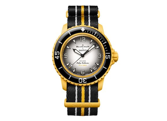 Image Montre Homme SWATCH BlancPain Fifty Fathoms Pacific Ocean Tissu Noir Jaune 38 mm