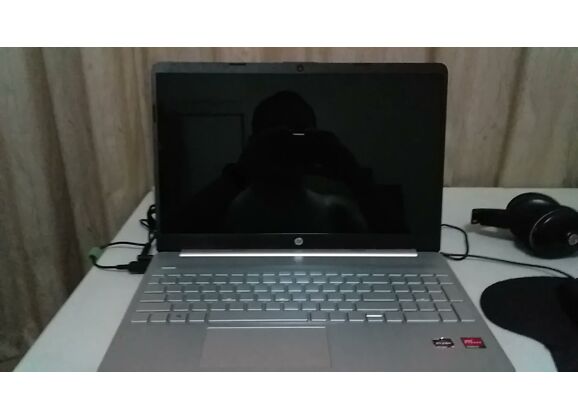 Image Ordinateurs portables HP 15s-eq1xxx AMD Ryzen 5 8 Go RAM 0 Go HDD 512 Go SSD 15.4