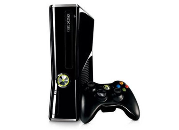 Image Console MICROSOFT Xbox 360 Slim Noir 320 Go + 2 manettes