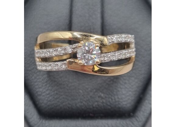 Image Bague Or jaune Oxydes de zirconium