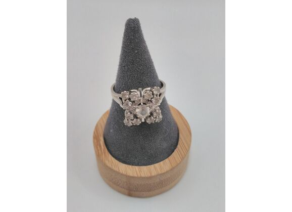 Image Bague Or blanc Pierres blanches
