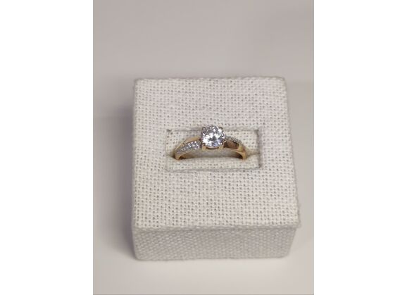 Image Bague Or jaune Oxydes de zirconium