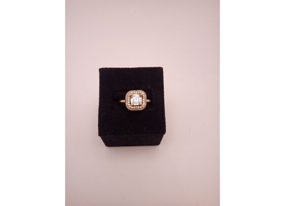 Image Bague Or jaune Pierres blanches